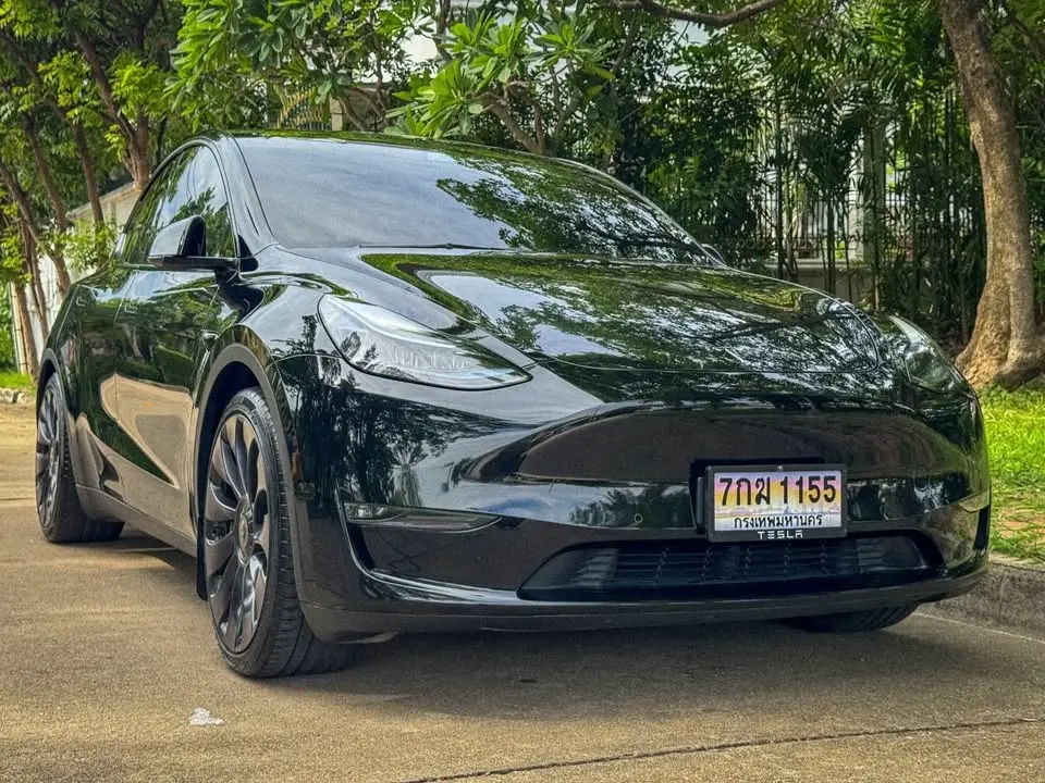 Tesla Model Y Performance AWD ปี 2023 · 3