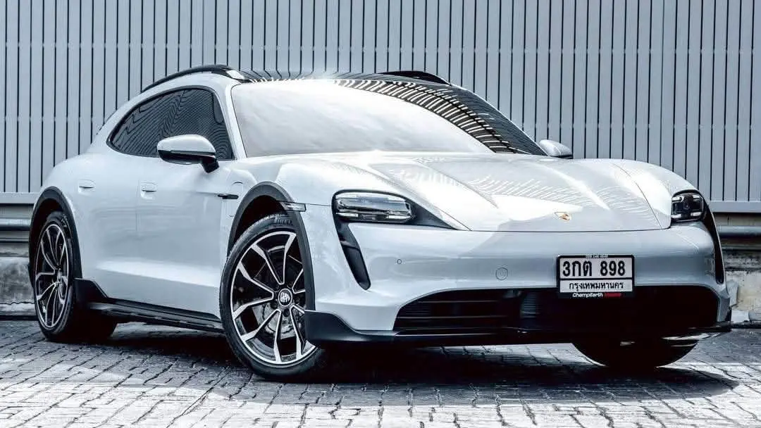 Porsche Taycan Cross Turismo 4