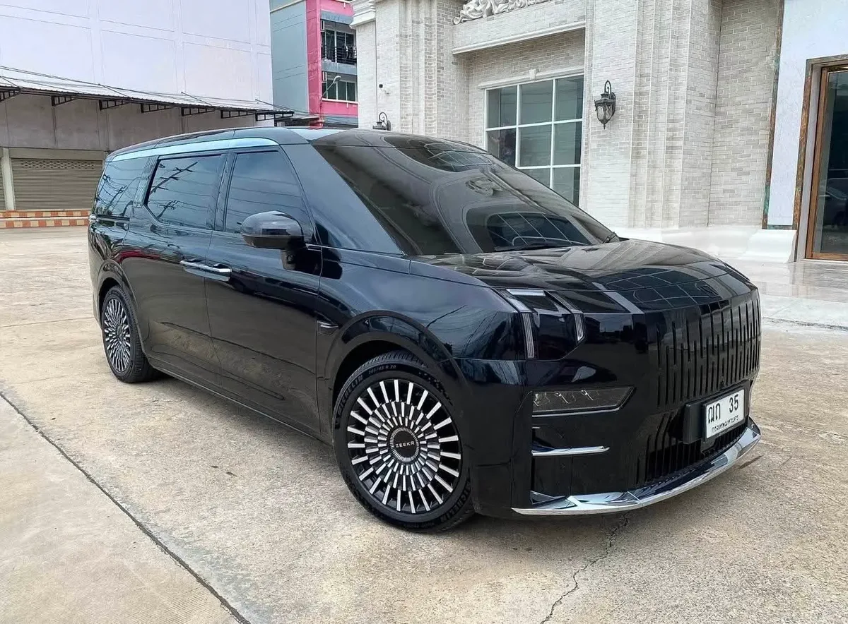Zeekr 009 Flagship 6-Seats AWD ปี 2025 · 1
