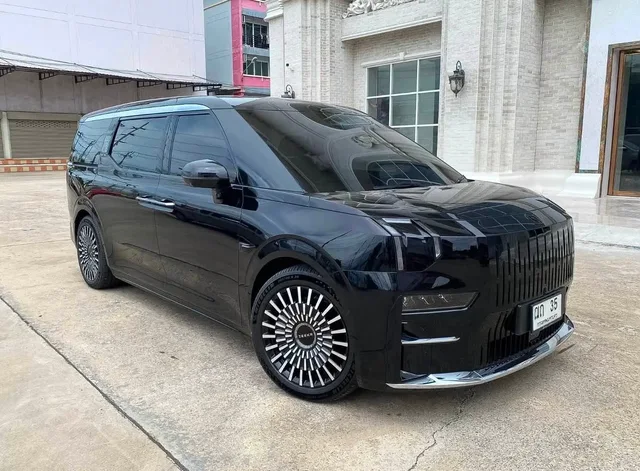 Zeekr 009 Flagship 6-Seats AWD ปี 2025