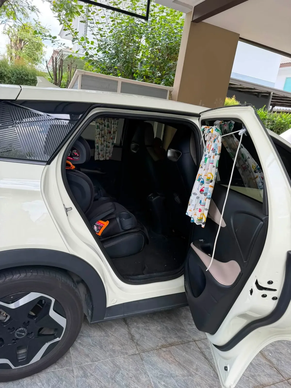BYD Dolphin Standard ปี 2023 · 5